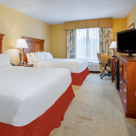 Holiday Inn Express & Suites Bloomington, An Ihg Hotel Extérieur photo