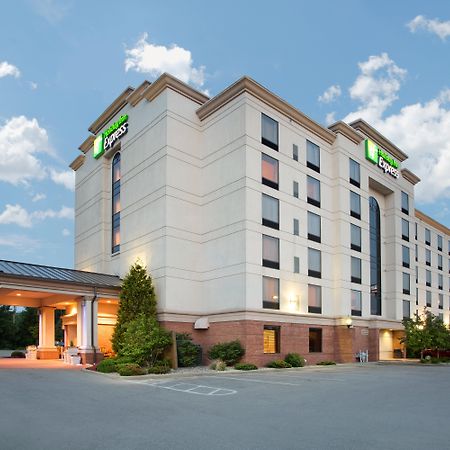 Holiday Inn Express & Suites Bloomington, An Ihg Hotel Extérieur photo