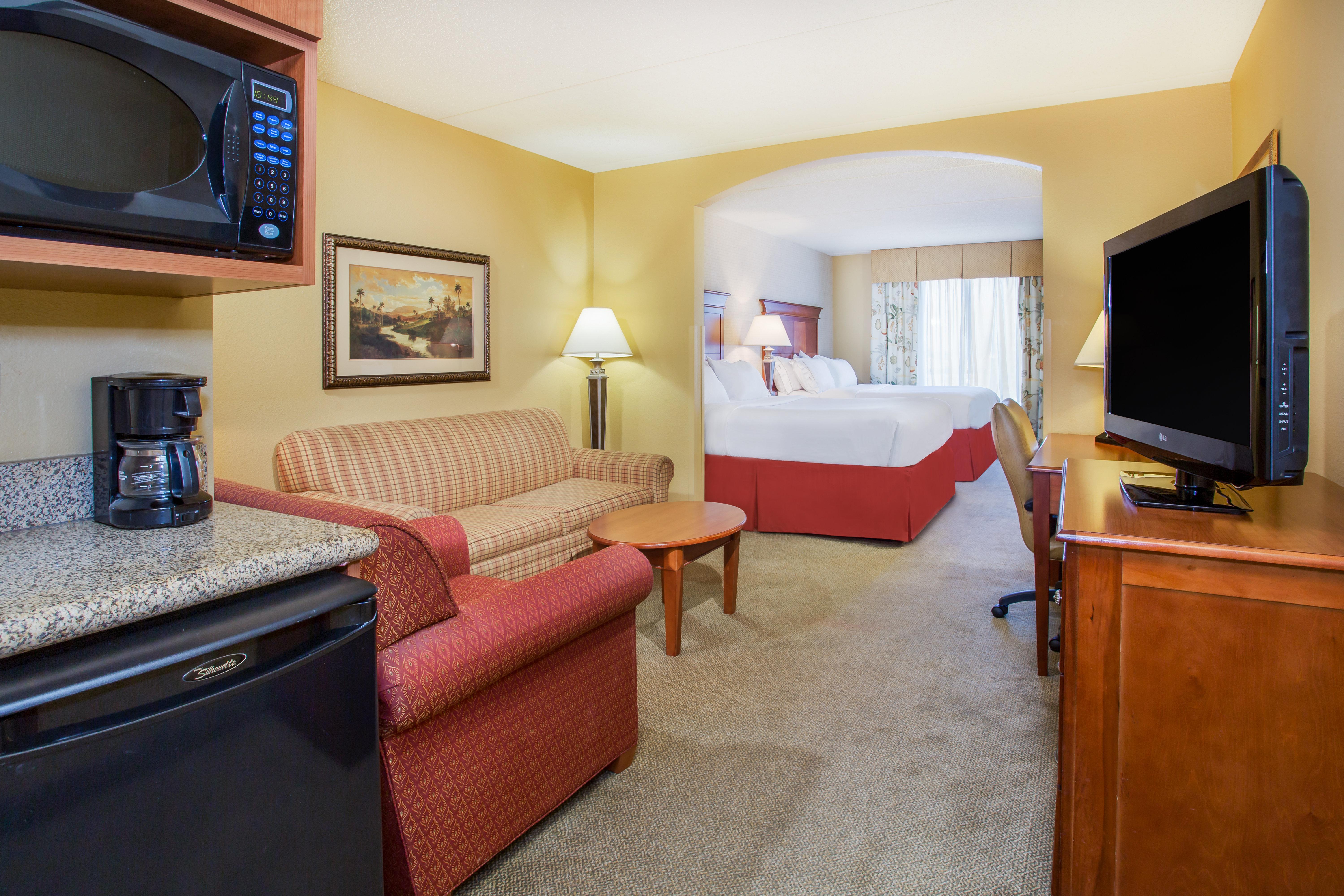 Holiday Inn Express & Suites Bloomington, An Ihg Hotel Extérieur photo