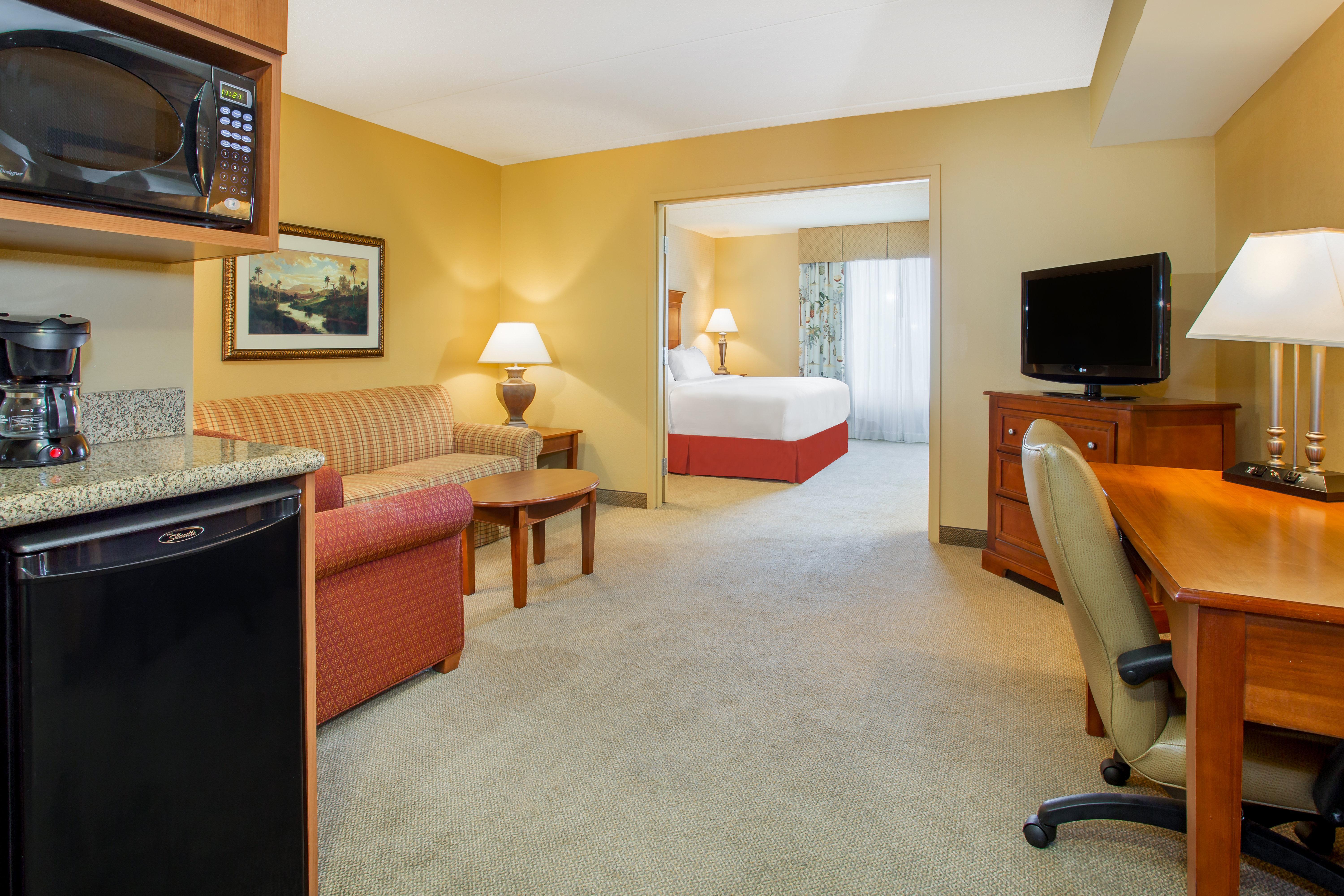 Holiday Inn Express & Suites Bloomington, An Ihg Hotel Extérieur photo