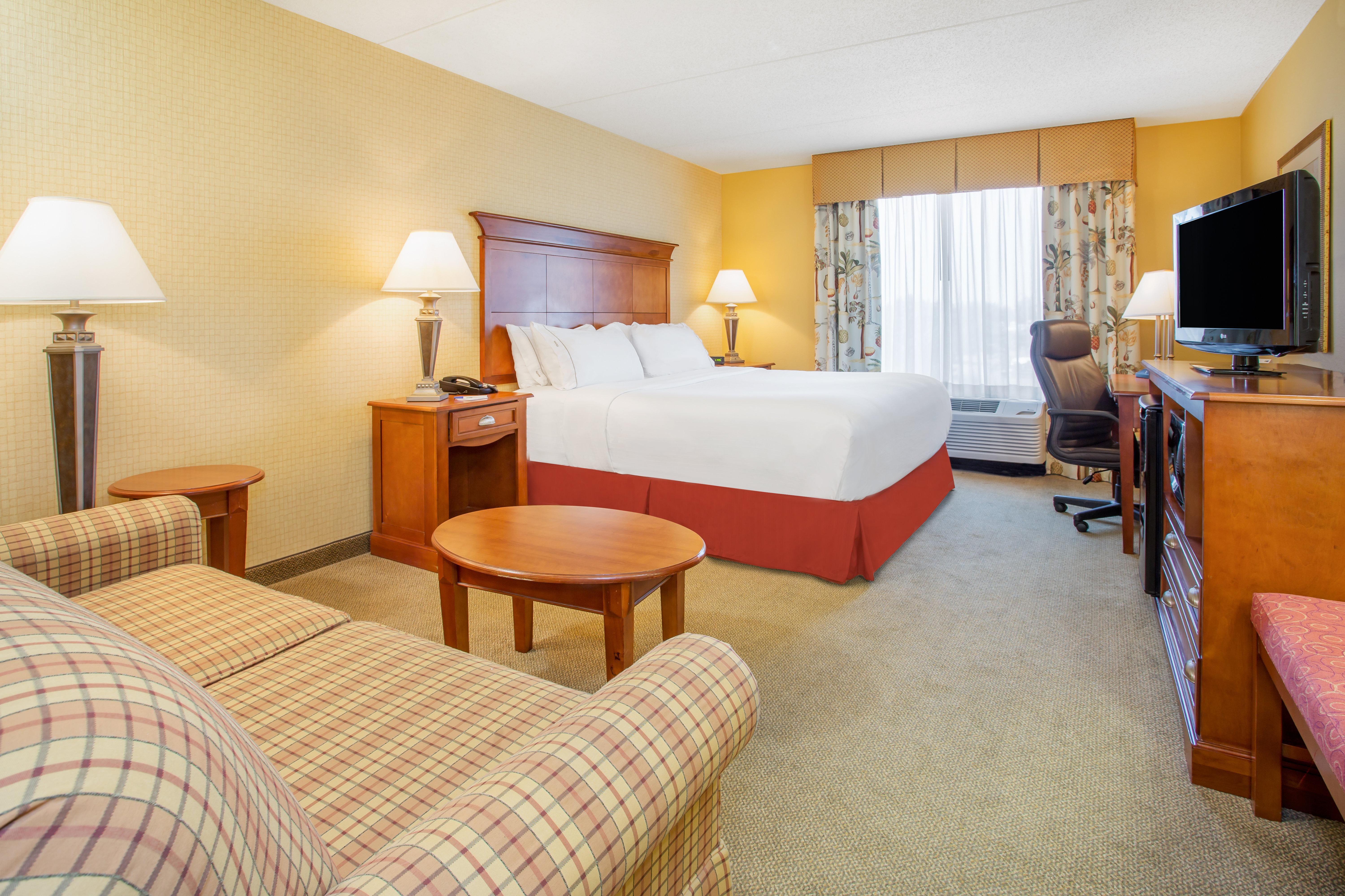 Holiday Inn Express & Suites Bloomington, An Ihg Hotel Extérieur photo