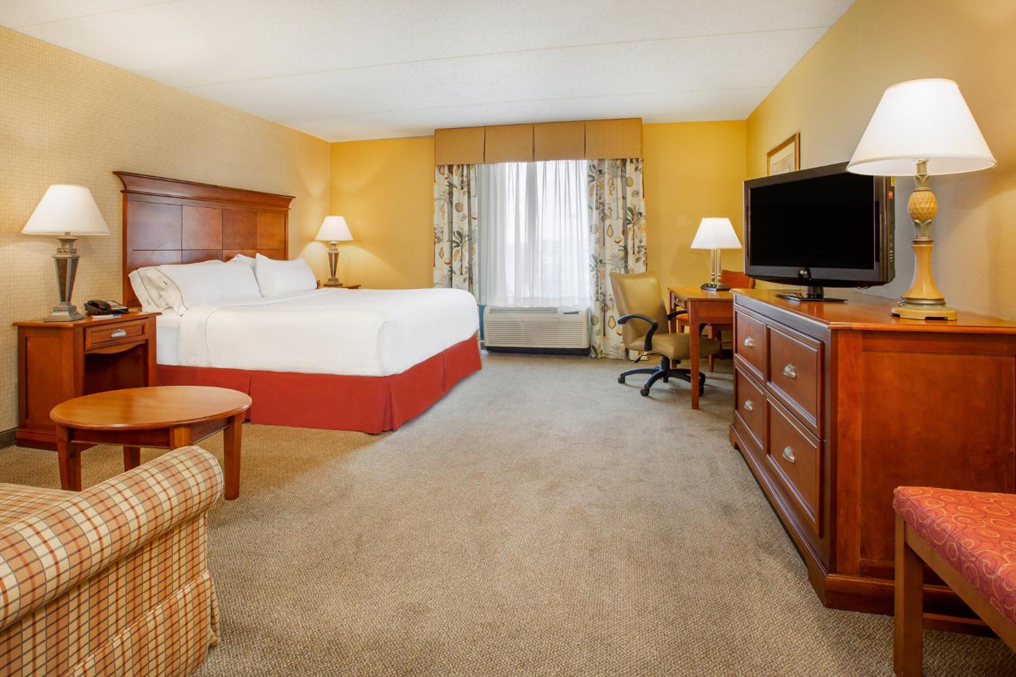 Holiday Inn Express & Suites Bloomington, An Ihg Hotel Extérieur photo