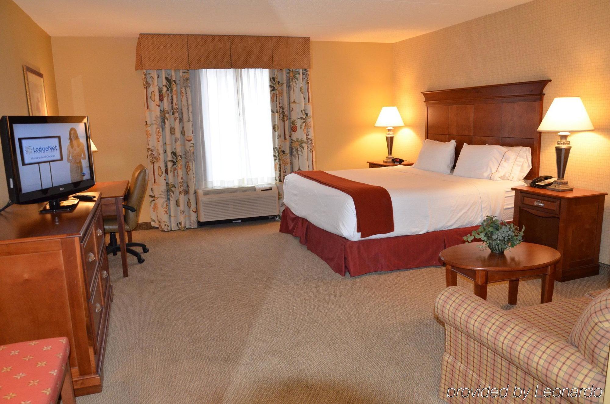 Holiday Inn Express & Suites Bloomington, An Ihg Hotel Chambre photo