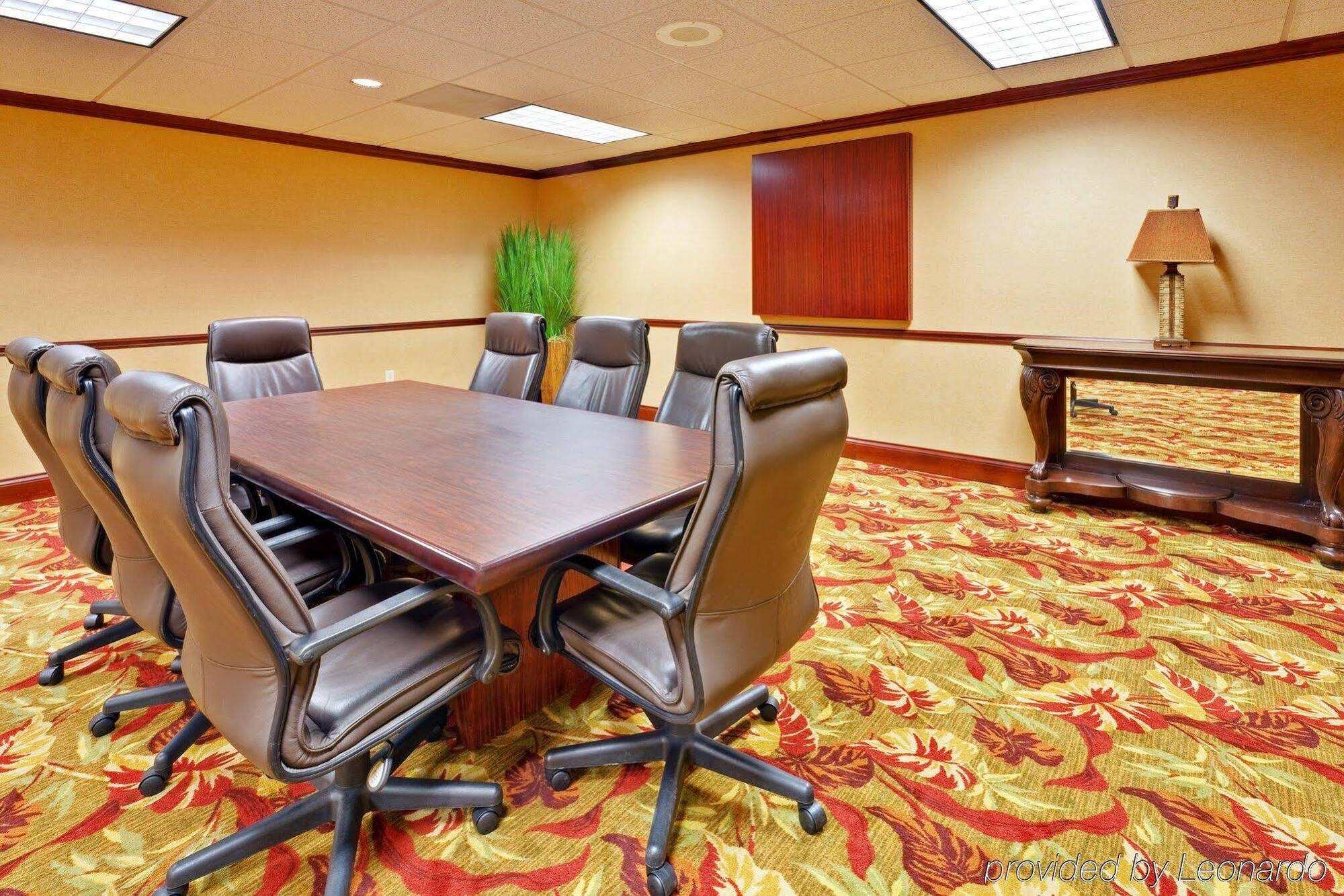 Holiday Inn Express & Suites Bloomington, An Ihg Hotel Extérieur photo